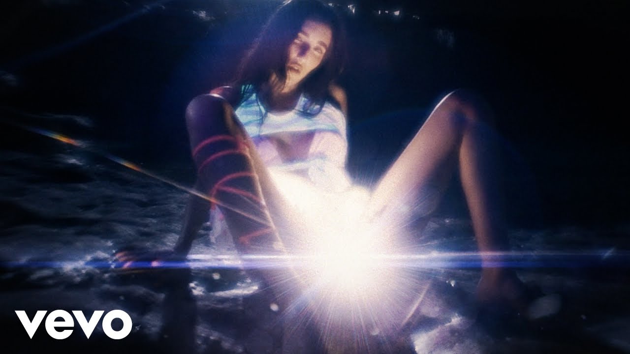 Judeline wants your 'Besito' in her seductive fluorine carioca
