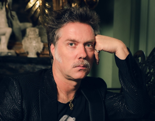 Rufus Wainwright, in love with Bad Bunny: "I would sleep with him"