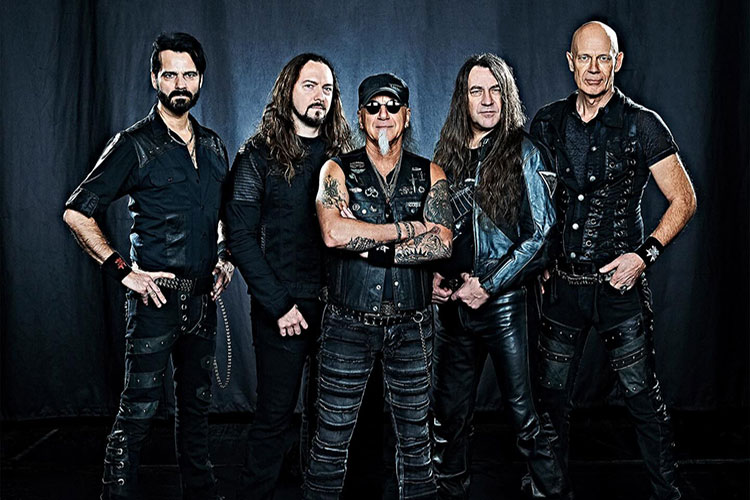 Unos encapuchados asaltan el camión de Accept tras pasar por Barcelona