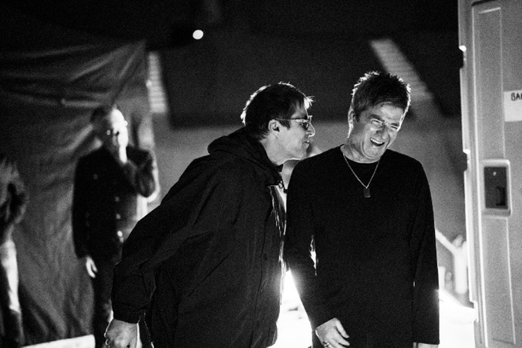 Ya puedes ver las primeras imágenes del documental de Oasis
