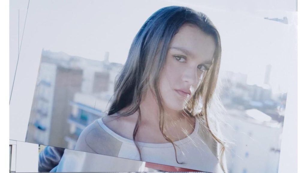 Amaia doesn't need to sound international, but can she be?