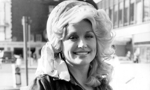 Dolly Parton dies after a brief fight against cancer