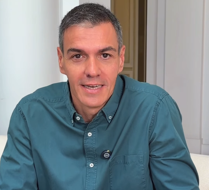 Pedro Sánchez and his "eclectic" summer playlist: Charli xcx, Madonna...