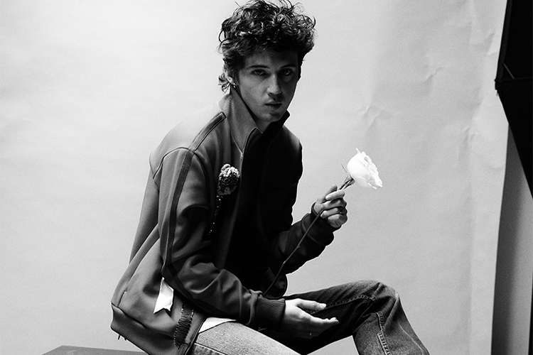 Troye Sivan anuncia cuarto álbum con “She's The Best”