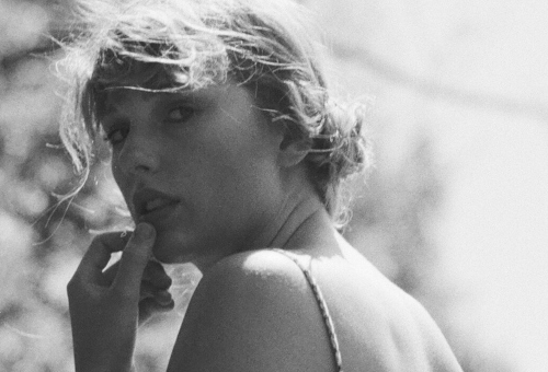 Trump trolls Taylor Swift with 'august' and she returns it