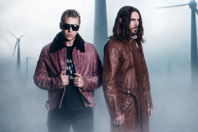Carlos Ares y Barry B apuestan por las guitarras en “Postdata”