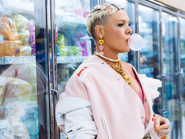 Pink clarifies the controversy with Macklemore and his "Free Palestine"